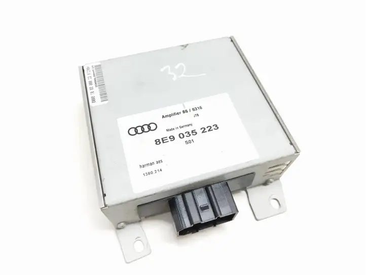 Audi A4 S4 B6 8E 8H (2000 - 2006) 8E9035223 Усилитель звука — фото 1