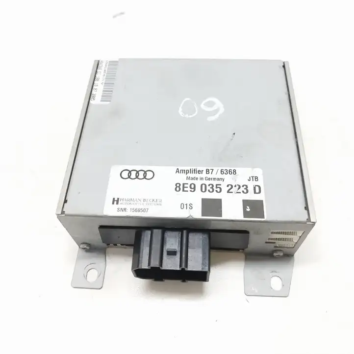 Audi A4 S4 B7 8E 8H (2004 - 2009) 8E9035223D Усилитель звука — фото 1
