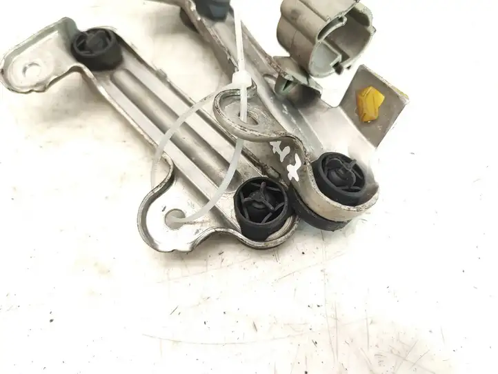 Mercedes-Benz CLS C219 (2003 - 2011)  A2721412240 Держатель блока управления двигателем