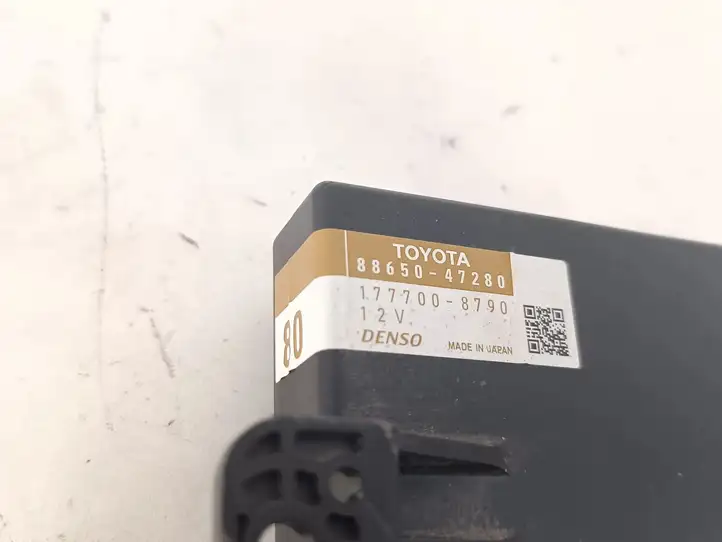 Toyota Prius+ (ZVW40) (2011 - 2018) 8865047280 Модуль управления кондиционером — фото 5
