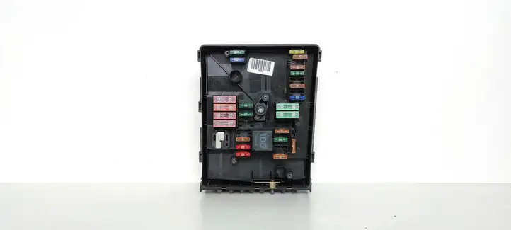 Audi A3/S3 8P (2004 - 2008) 1K0937125A Блок предохранителей — фото 1