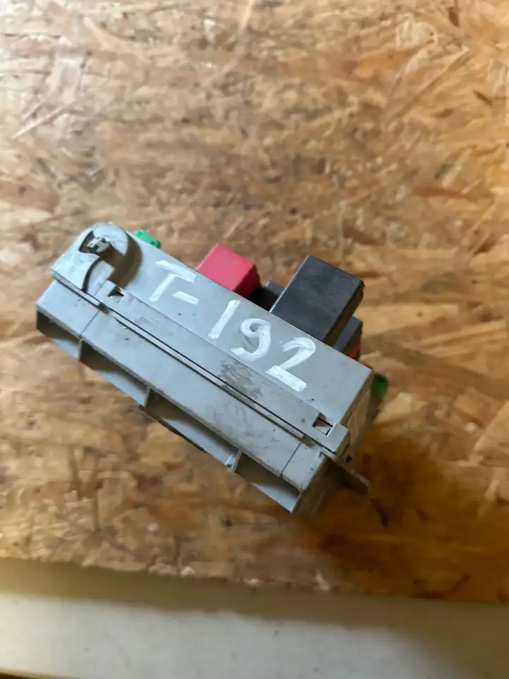 Peugeot Boxer (2007 - 2014) 1349944080 Блок предохранителей (комплект) — фото 2