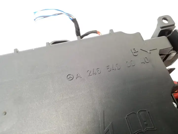 Mercedes-Benz B-class W246 (2014 - 2018)  A2465400040 Блок предохранителей