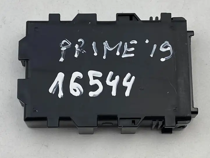 Toyota Prius Prime (2017 - ) 8911147070 Модуль Gateway — фото 3