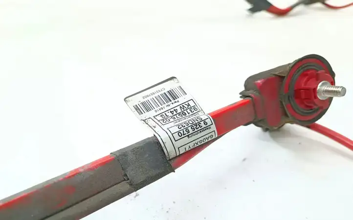BMW 3 F30 F35 F31 (2012 - 2018) 9325570 Плюсовой провод аккумулятора — фото 3