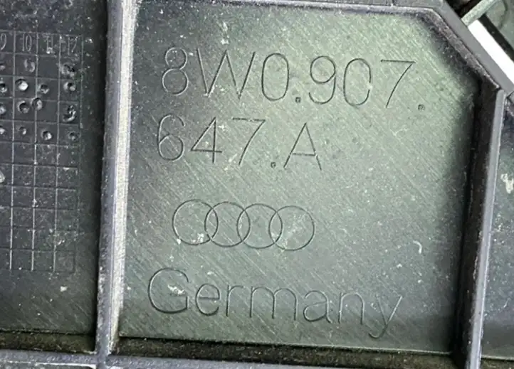 Audi A4 S4 B9 (2015 - 2019) 8W0907647A Кронштейн ЭБУ двигателя — фото 6