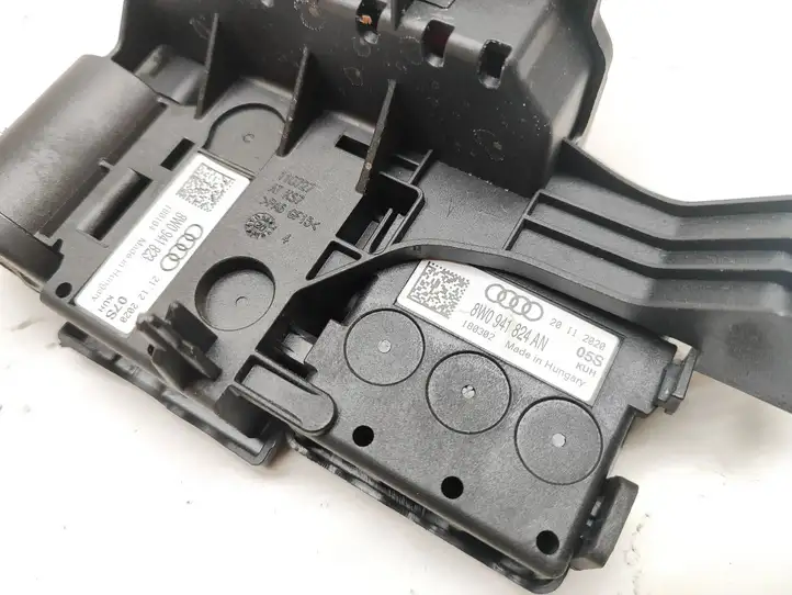 Audi A4 S4 B9 8W (2019 - ) 8W0941823 Плюсовой провод аккумулятора — фото 3