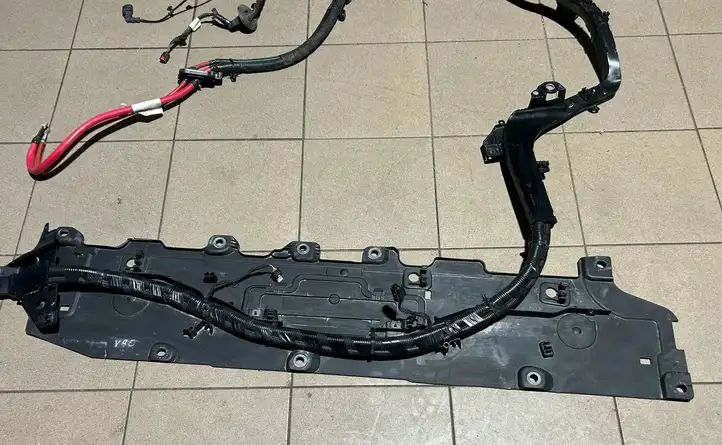 Volvo S90, V90 (2016 - 2020) 31346725 Плюсовой провод аккумулятора — фото 3