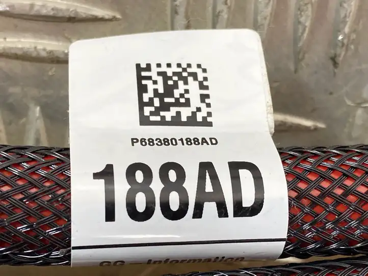 Jeep Grand Cherokee WL (2021 - ) P68380188AD Плюсовой провод аккумулятора — фото 3