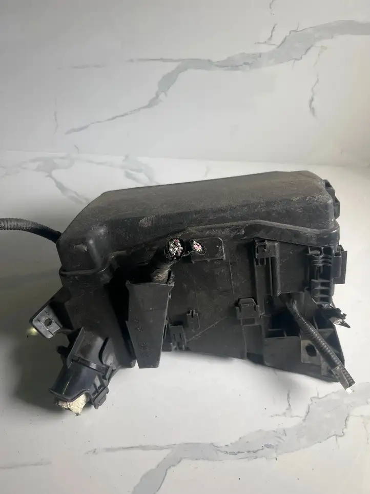 Toyota Prius (XW30) (2009 - 2015) Блок предохранителей (комплект) — фото 1
