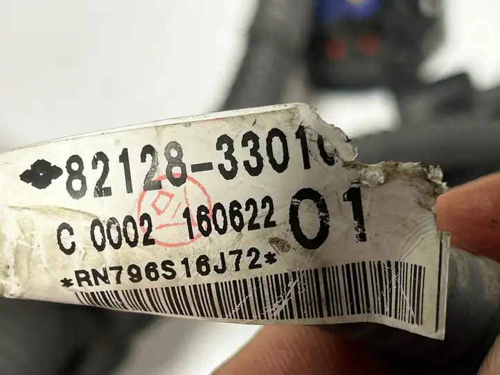 Toyota RAV 4 (XA40) (2012 - 2018) 8212142F40 Проводка двигателя — фото 4