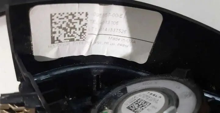 Tesla Model 3 (2017 - 2023) 109565700E Динамики передних дверей — фото 4