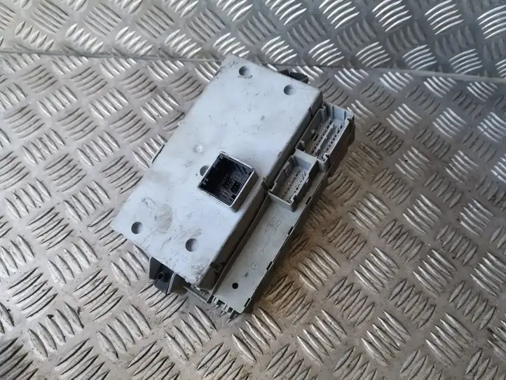 Fiat Punto (188) (1999 - 2010) 46774357 Блок предохранителей — фото 4