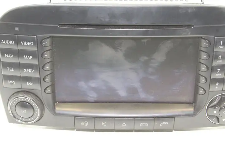 Mercedes-Benz SL R230 (2001 - 2012) A2308204389 Магнитола / мультимедийная система — фото 3