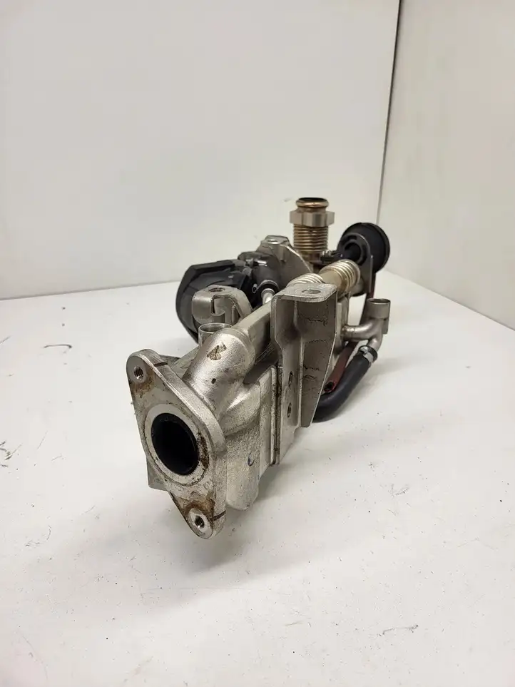 BMW 3 F30 F35 F31 (2012 - 2018) 8476993 Охладитель клапана EGR — фото 2