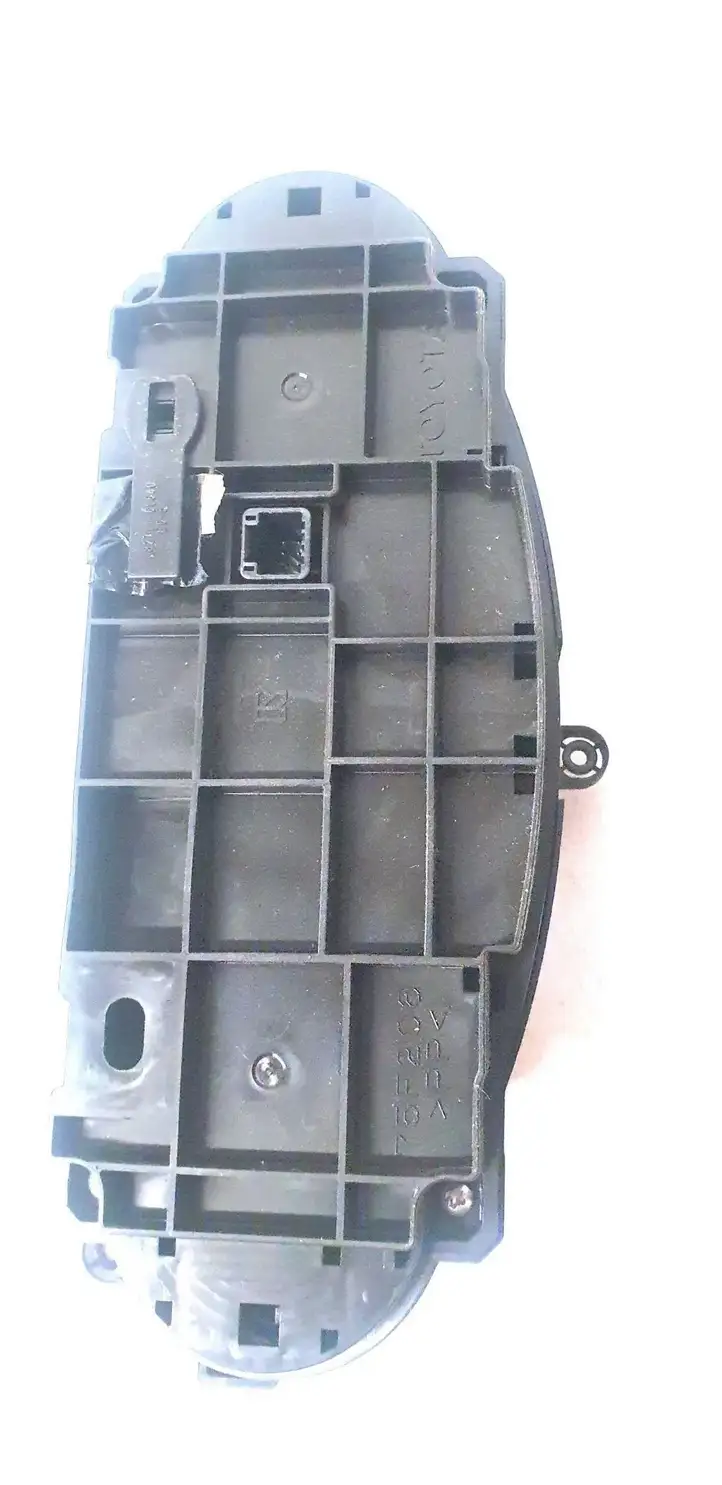 Toyota Yaris (2014 - 2019) 559000D810 Блок управления кондиционером — фото 2