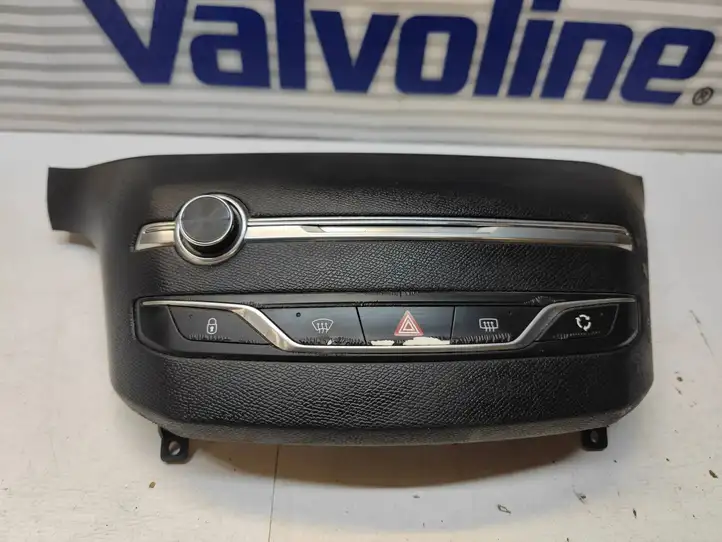 Peugeot 308 (2013 - 2021) 96777660ZD Магнитола / мультимедийная система — фото 1