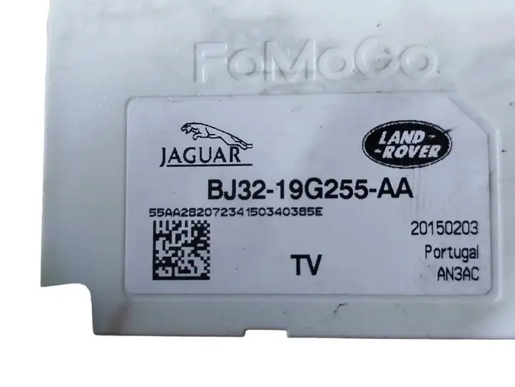 Land Rover Range Rover L405 (2012 - 2017) BJ3219G255AA Усилитель антенны — фото 2