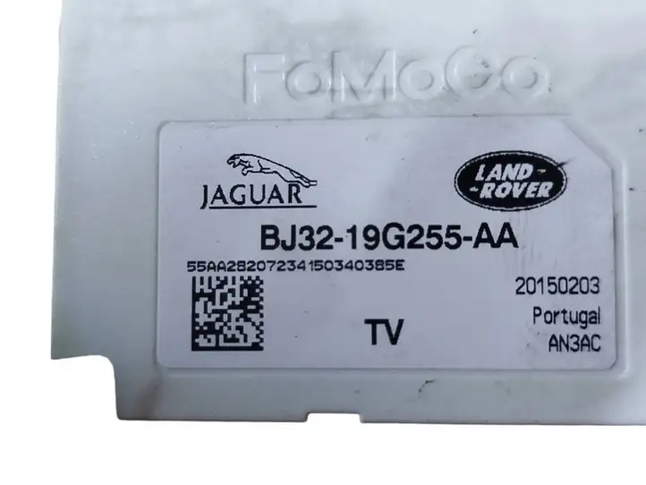 Land Rover Range Rover L405 (2012 - 2017) BJ3219G255AA Усилитель антенны — фото 4
