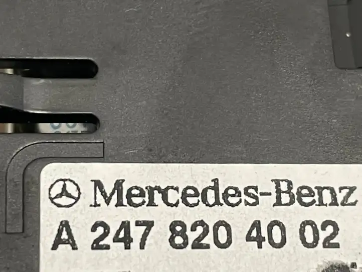 Mercedes-Benz GLA H247 (2020 - ) A2478204002 USB разъем — фото 2