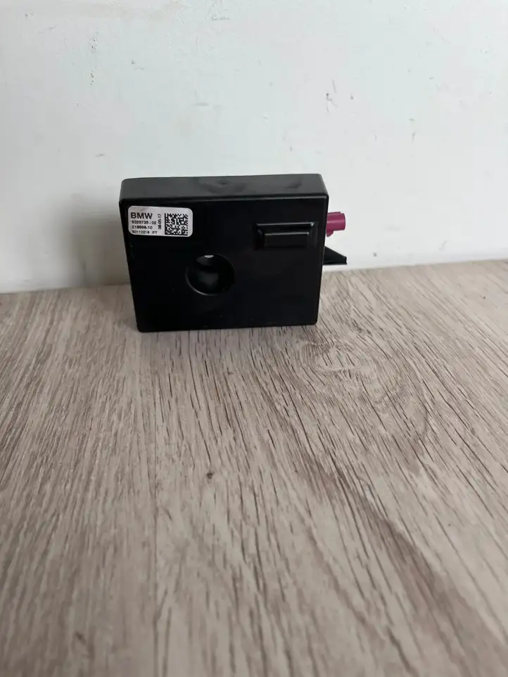 BMW 3 F30 F35 F31 (2012 - 2018)  9325735 Усилитель антенны