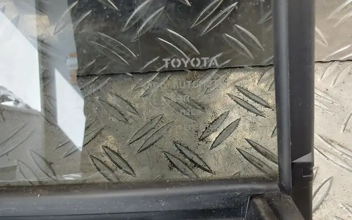 Toyota RAV 4 (XA40) (2012 - 2018) Форточка двери — фото 3