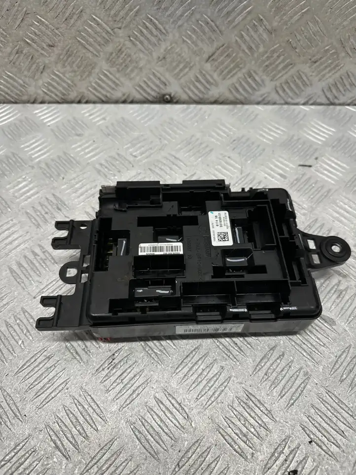 BMW X5 F15 (2013 - 2017) 9316569 Блок предохранителей — фото 2
