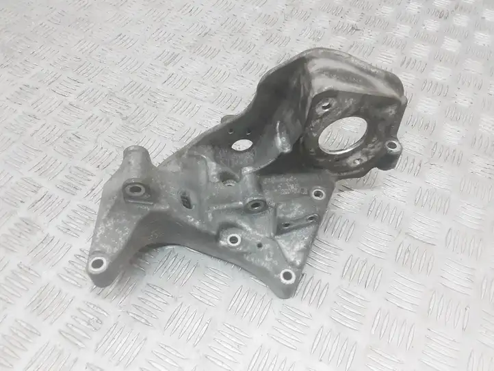 Volvo S60 (2013 - 2018) 31401103 Кронштейн топливного насоса — фото 1