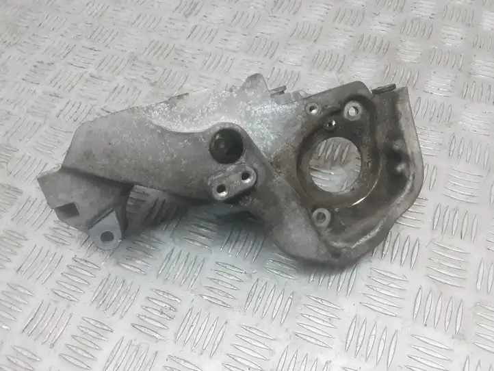 Volvo S60 (2013 - 2018) 31401103 Кронштейн топливного насоса — фото 3