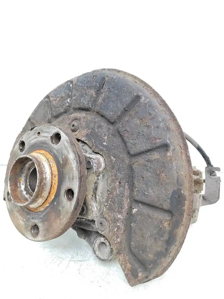 Volkswagen PASSAT B6 (2005 - 2010) Передний поворотный кулак — фото 1