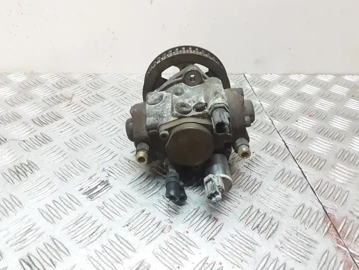 Toyota Corolla E120 E130 (2000 - 2004) 221000G010 Топливный насос — фото 2