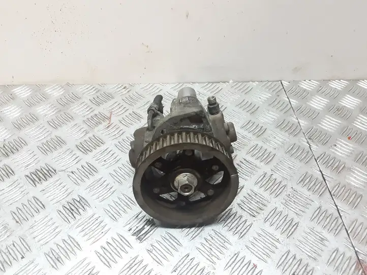 Toyota Corolla E120 E130 (2000 - 2004) 221000G010 Топливный насос — фото 3