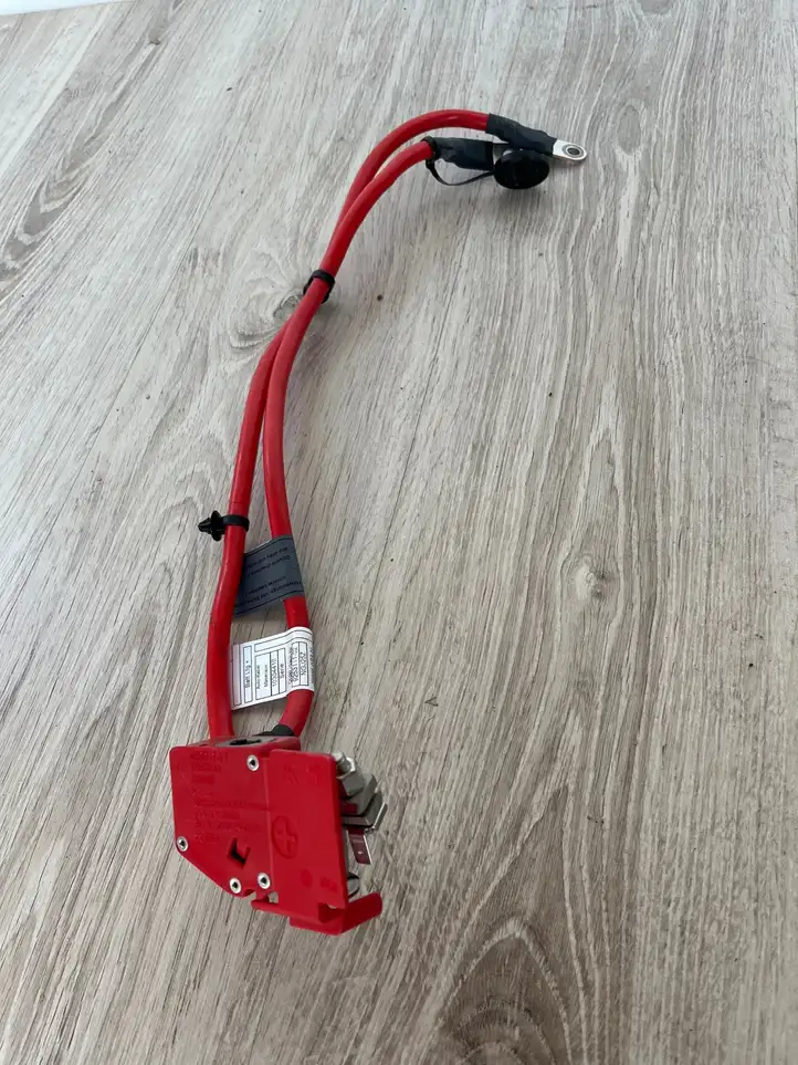 BMW 1 F20 F21 (2011 - 2019) 9253110 Плюсовой провод аккумулятора — фото 1