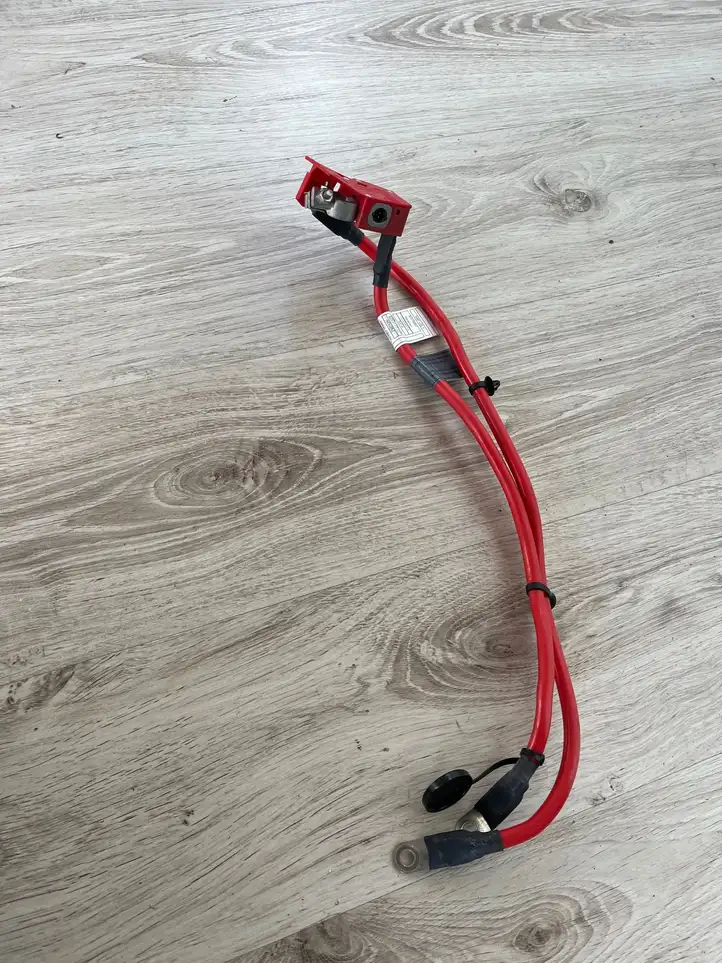 BMW 1 F20 F21 (2011 - 2019) 9253110 Плюсовой провод аккумулятора — фото 2