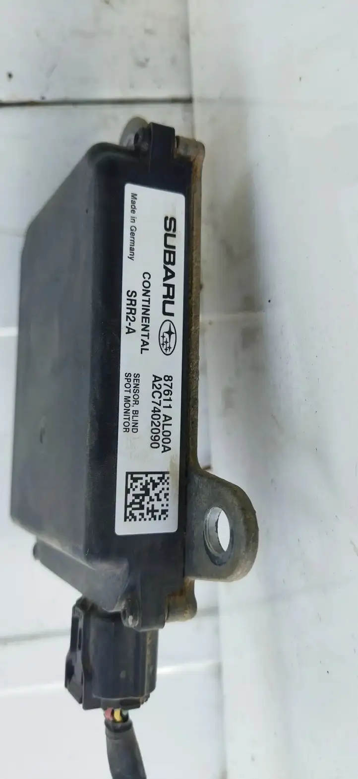 Subaru Outback (BS) (2014 - 2019) 87611AL00A Радар контроля слепых зон — фото 2