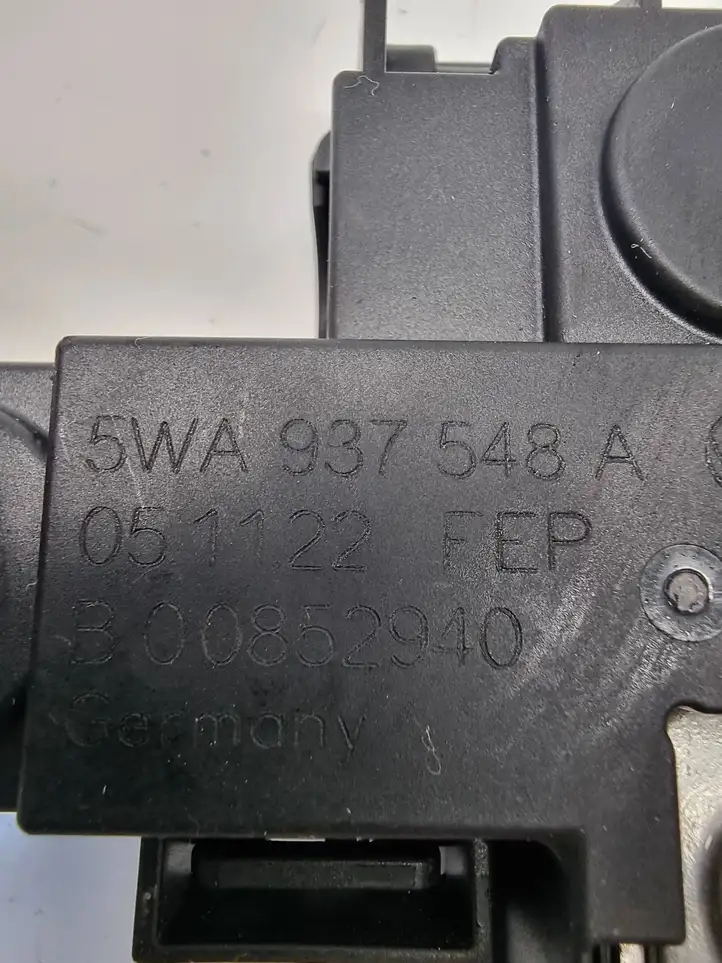 Volkswagen Golf VIII (2019 - ) 5WA937548A Плюсовой провод аккумулятора — фото 5