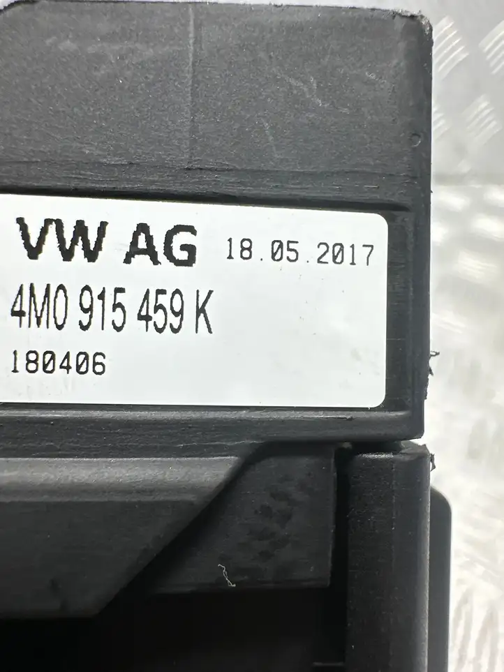 Audi Q7 4M (2015 - ) 4M0915459K Плюсовой провод аккумулятора — фото 3
