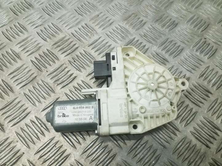 4L0959802B Audi Q7 4L Priekinis varikliukas langų pakėlėjo