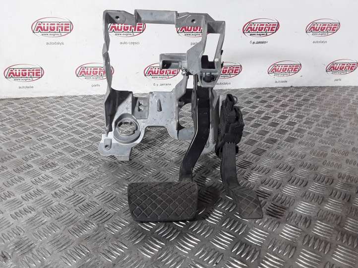 Audi Q5 (2008 - 2012)  8K1721117 Педаль