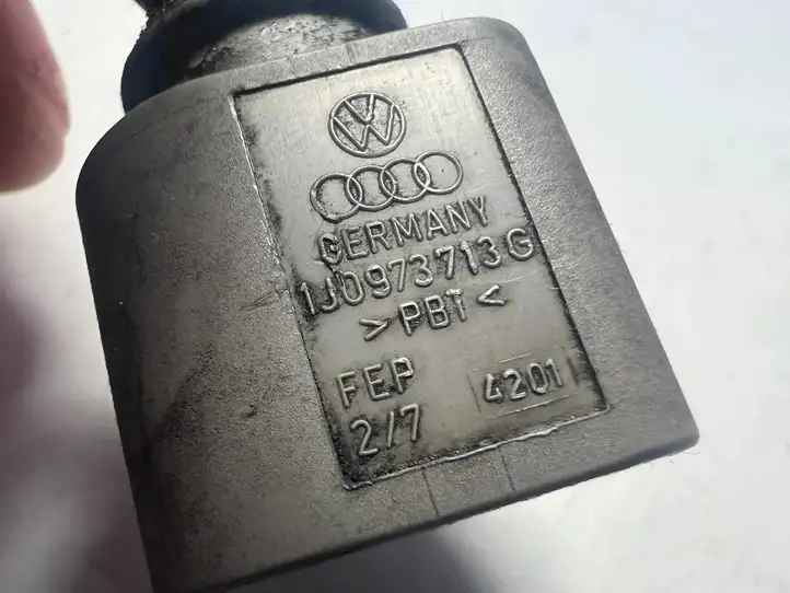 Volkswagen Touran I (2003 - 2010) 1J0973713G Прочая электропроводка — фото 3