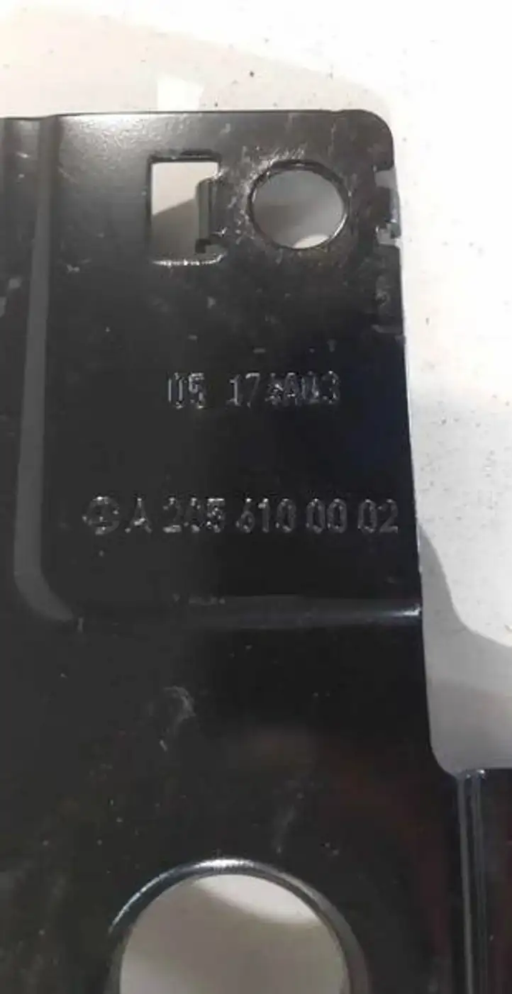 Mercedes-Benz EQC (2018 - ) A2056100002 Прочие детали салона — фото 2