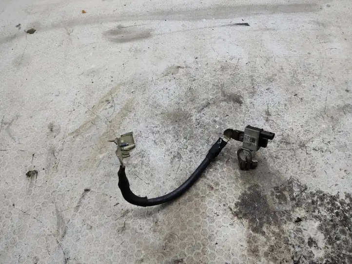 Skoda Octavia Mk3 (5E) (2013 - 2019) 5Q0915181E Минусовой провод аккумулятора — фото 1
