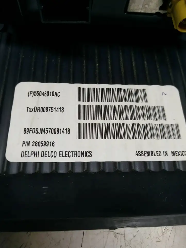 Chrysler Pacifica (2003 - 2008) 05064074AD Усилитель антенны — фото 3