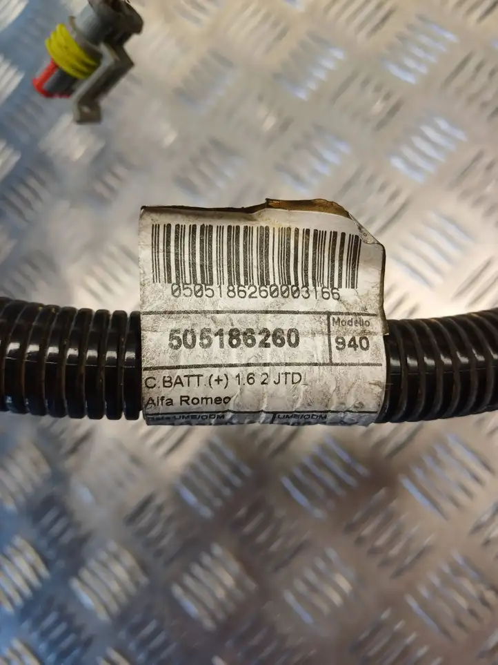 Alfa Romeo Giulietta (2010 - ) 505186260 Плюсовой провод аккумулятора — фото 3