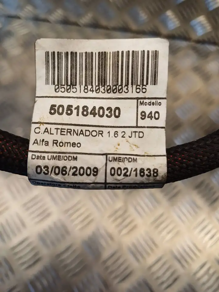 Alfa Romeo Giulietta (2010 - ) 505184030 Плюсовой провод аккумулятора — фото 3