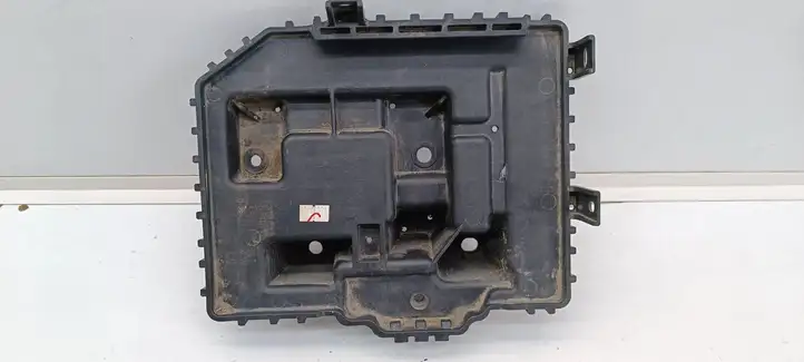 Kia Soul (2014 - 2016) 37150E4000 Площадка аккумулятора — фото 1