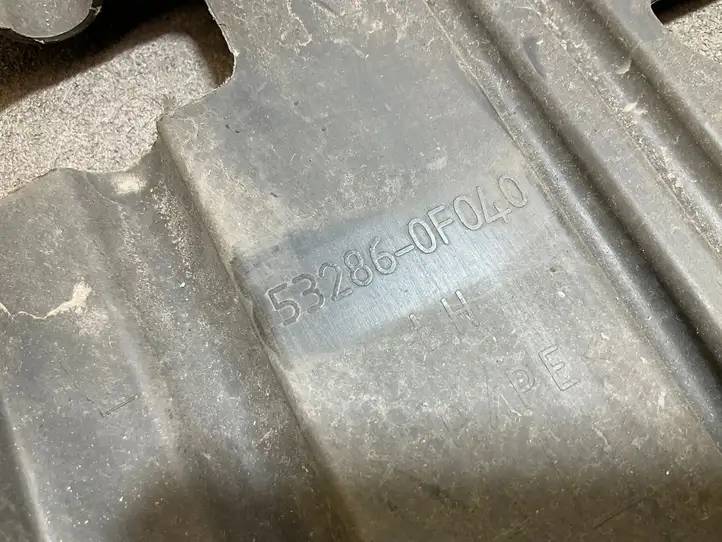 Toyota Corolla Verso AR10 (2004 - 2009) 532860F040 Прочие внешние детали — фото 3