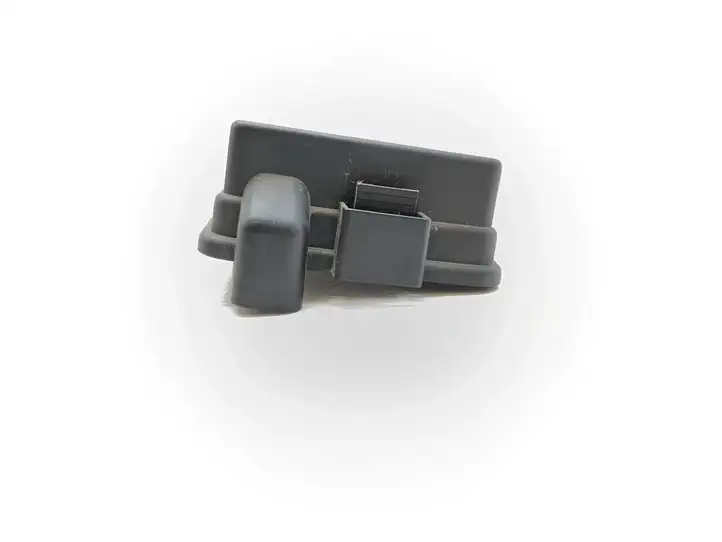 Opel Antara (2006 - 2011) 96821093 Крышка ящика предохранителей — фото 2