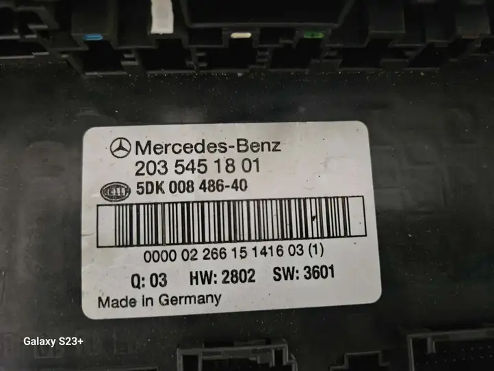 Mercedes-Benz C W203 (2000 - 2007) 2035451801 Блок предохранителей — фото 4