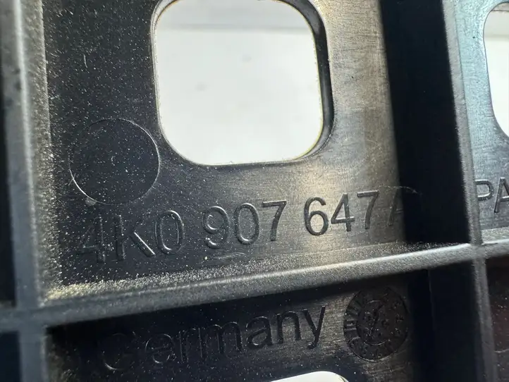 Audi A6 S6 C8 4K (2018 - ) 4K0907647A Площадка аккумулятора — фото 3